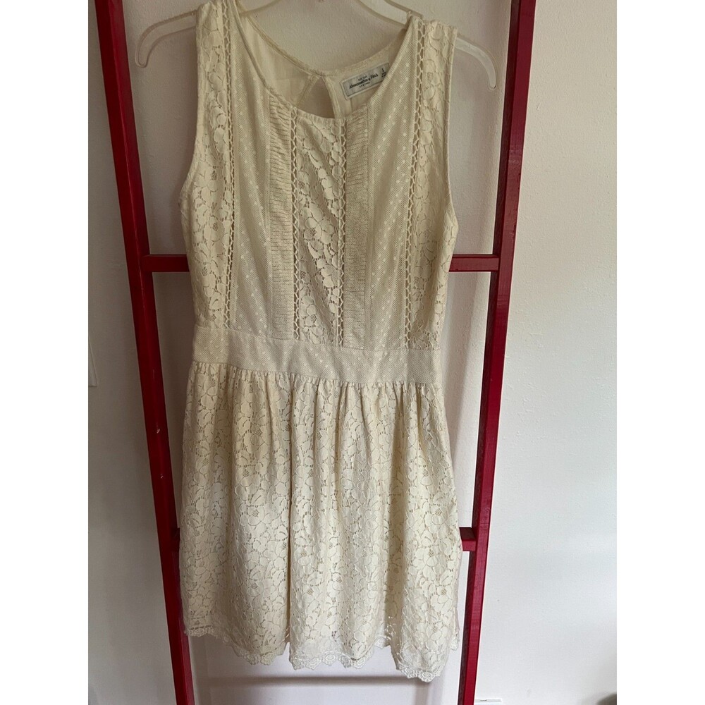 Abercrombie & Fitch Cream dress size small Floral Lace Tie Back Swing ivory